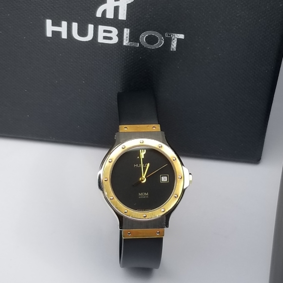 HUBLOT MDM 18K YELLOW GOLD 28 MM BLACK DIAL QUARTZ WATCH - Picture 16 of 16
